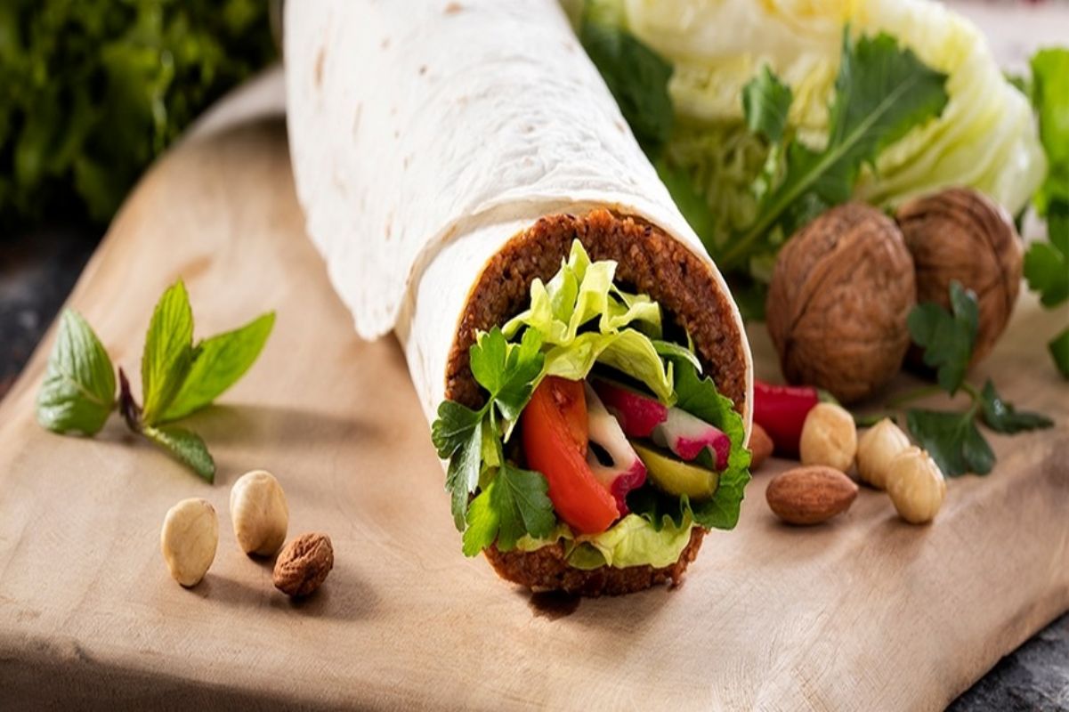 ÇİĞ KÖFTE (ÇİFT LAVAŞ )